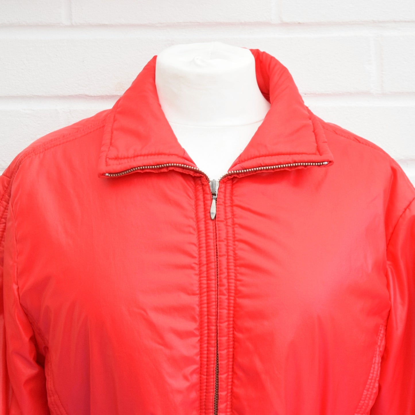 Vintage 1970s Fantastic Red Puffer Jacket - Size 12-14