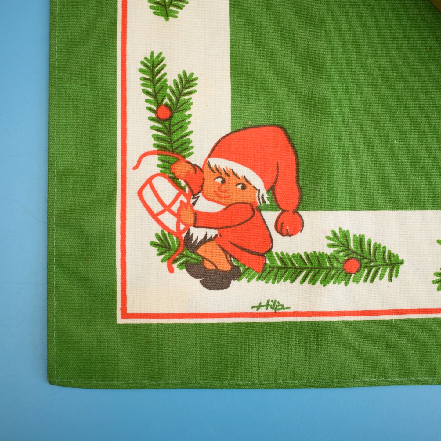 Vintage 1960s Kitsch Christmas Paper Napkins - Box Of 34 / Small Cloth