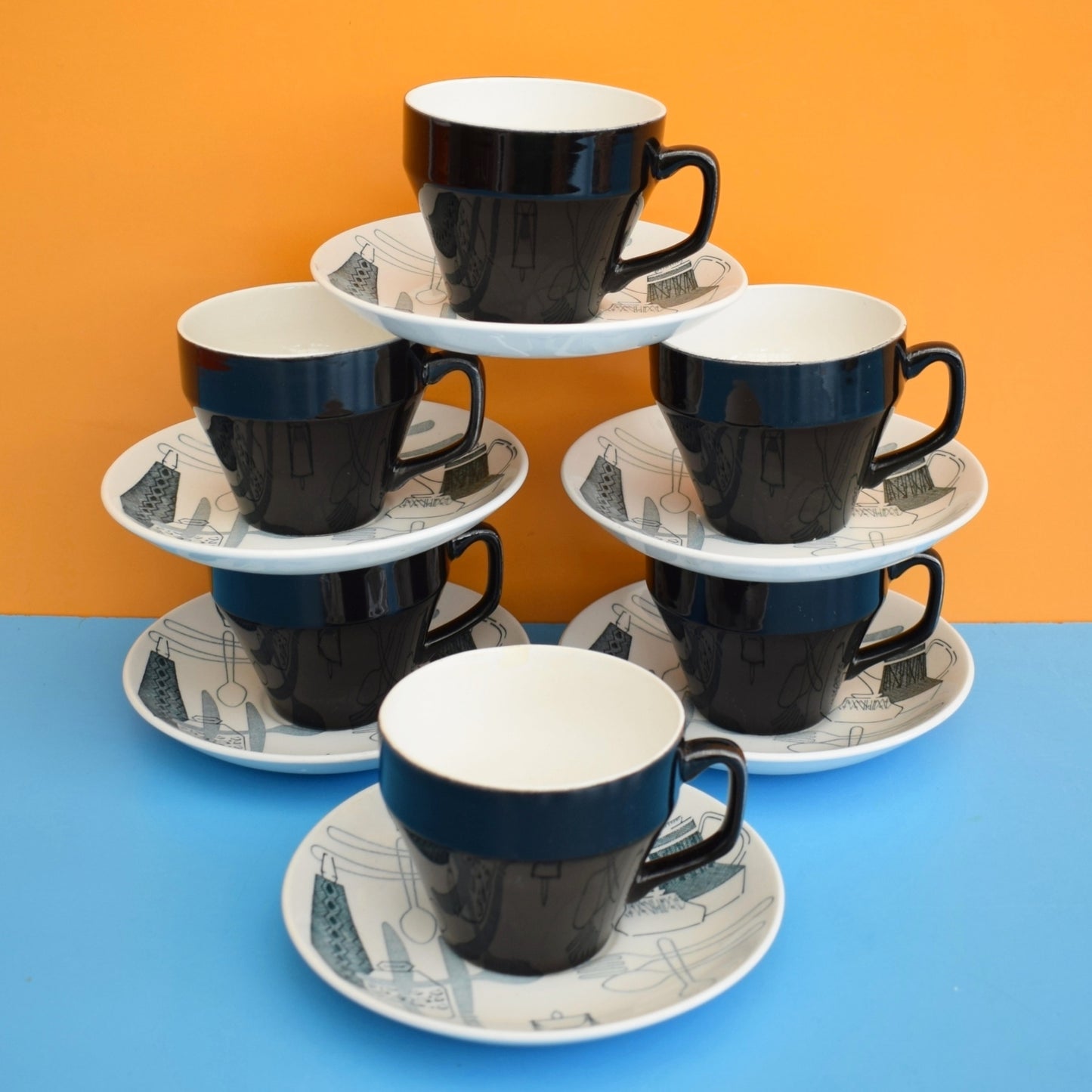 Vintage 1960s Kitsch Barker Bros Cups & Saucers - Fiesta x6