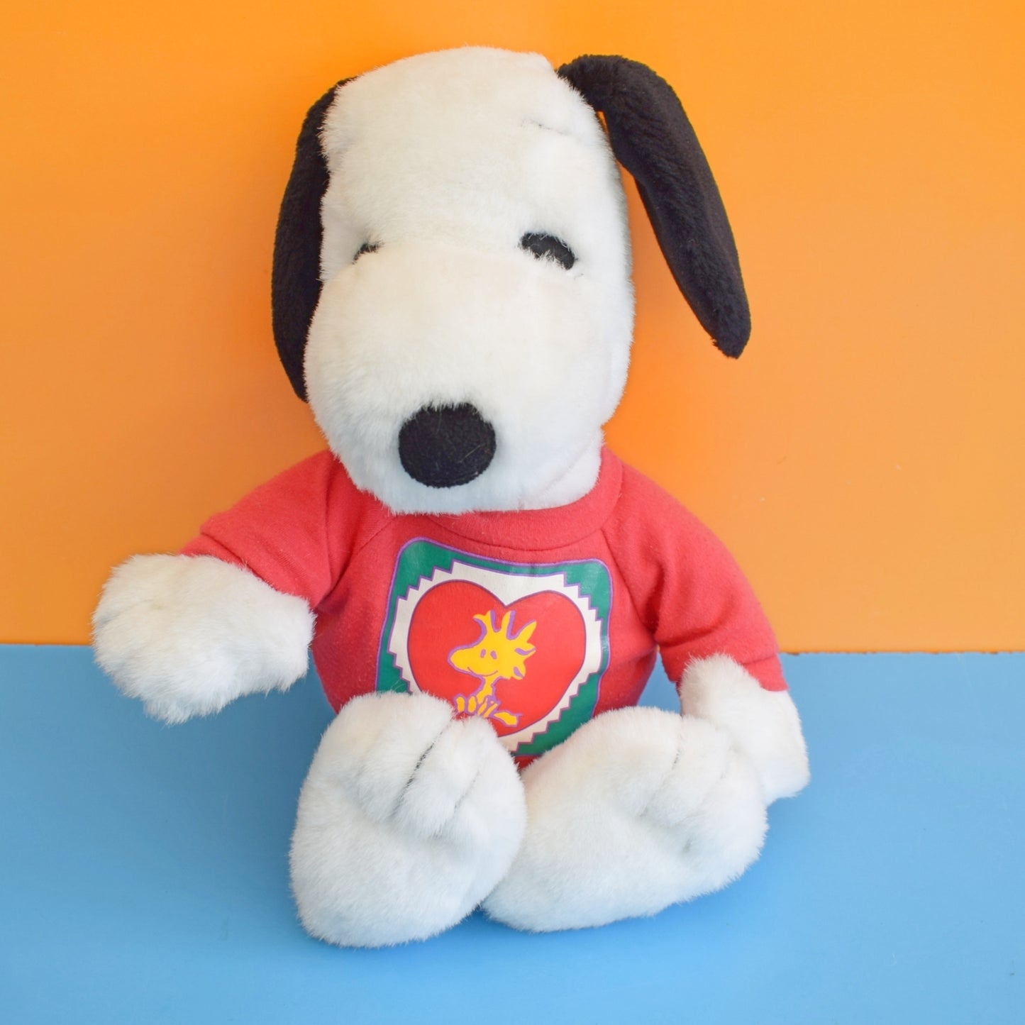 Vintage 1980s Musical Snoopy Valentines Plush Toy