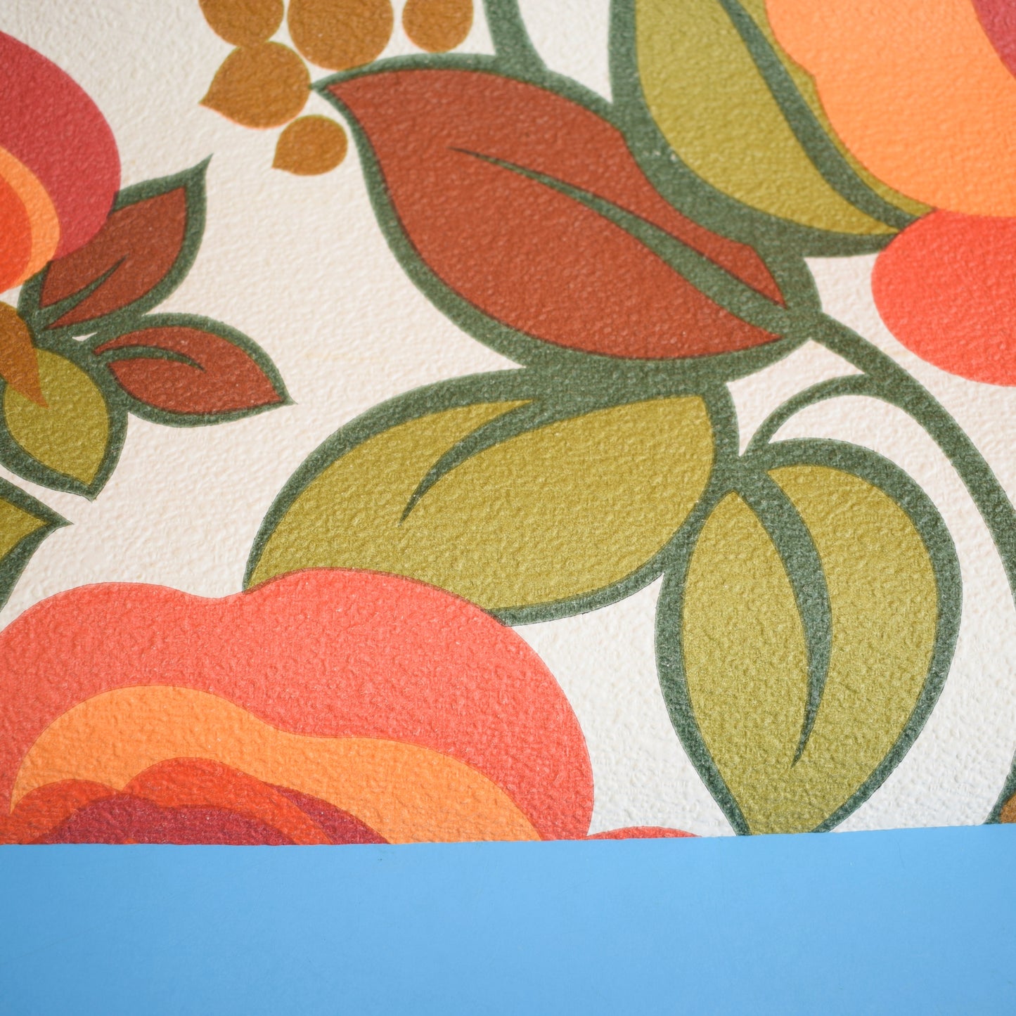 Vintage 1960s Flower Wallpaper - Orange Roses