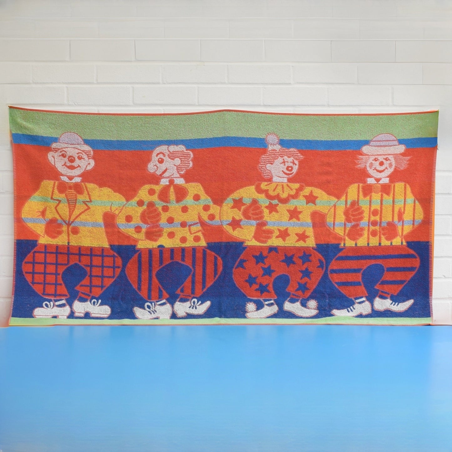 Vintage 1980s Rare Bath Towel - Clowns