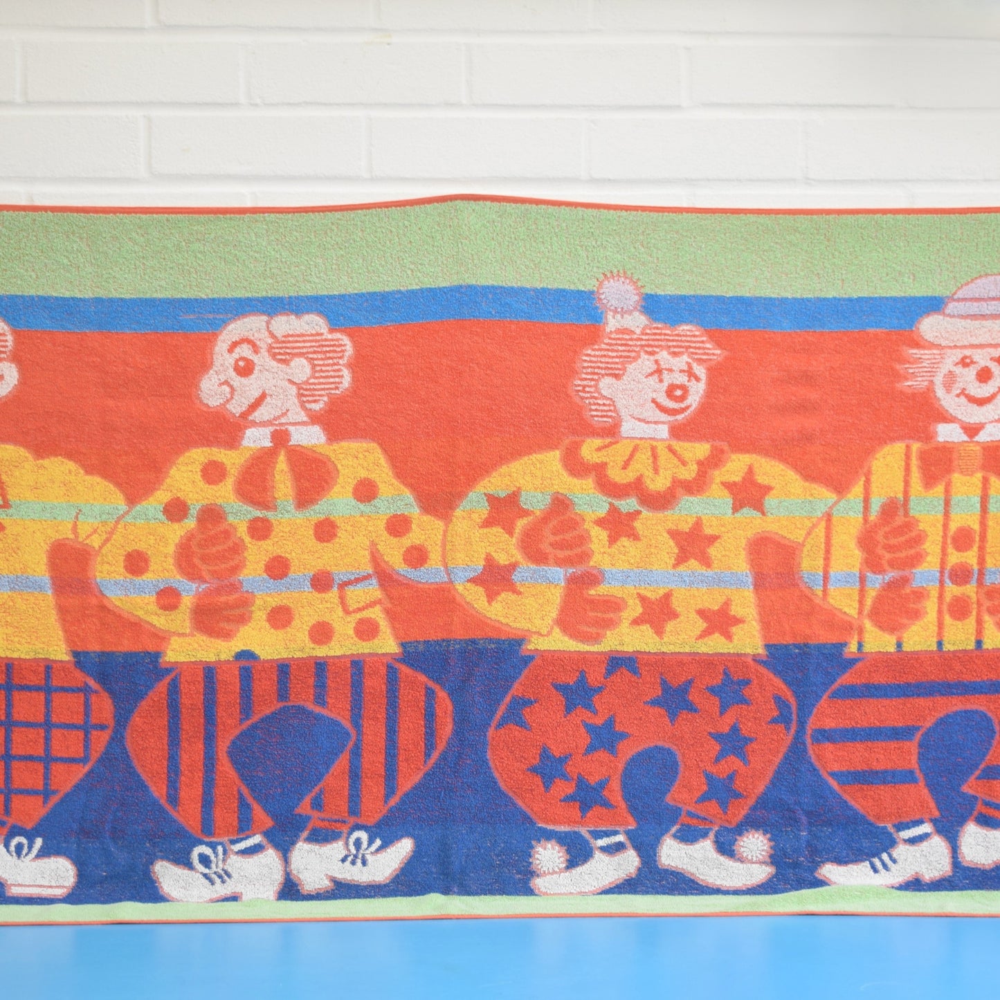 Vintage 1980s Rare Bath Towel - Clowns