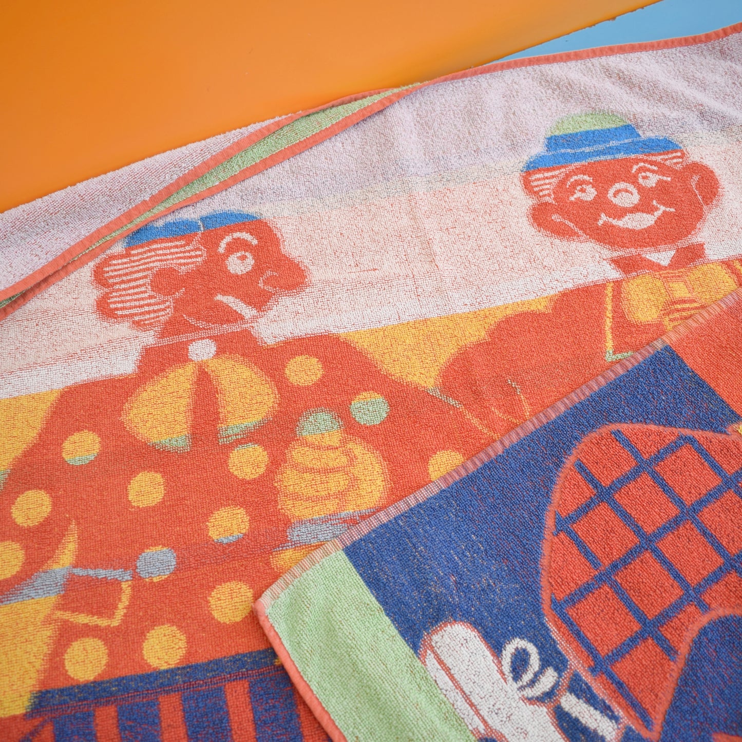 Vintage 1980s Rare Bath Towel - Clowns