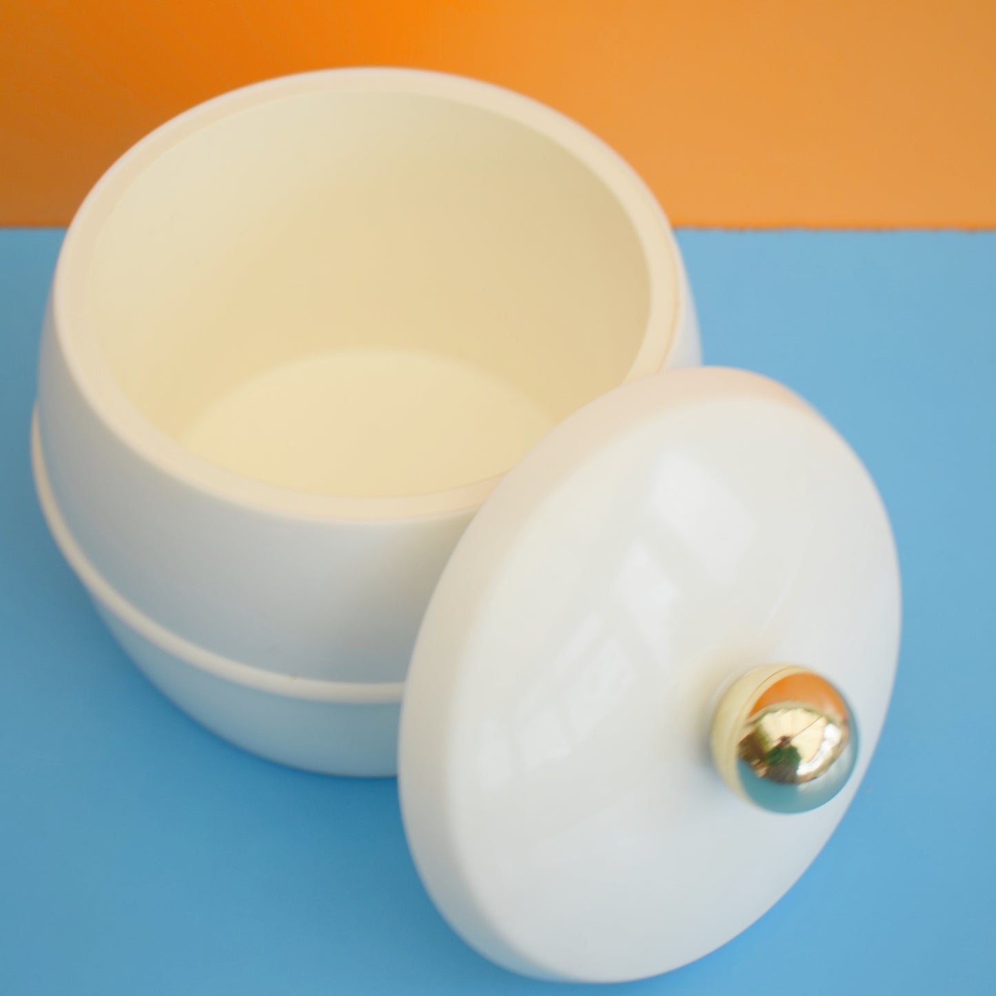 Vintage 1960s Plastic Ice Bucket - Insulex - White