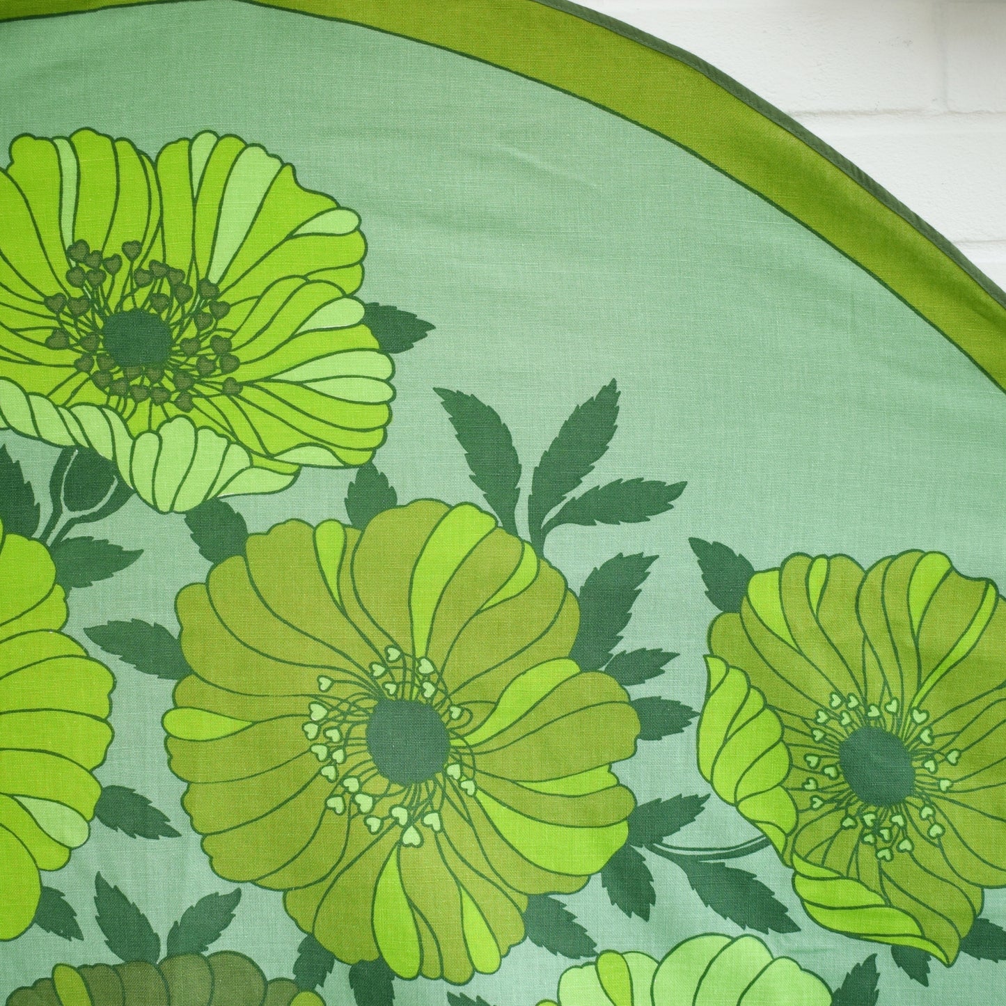 Vintage 1970s Round Tablecloth - Flower- Green