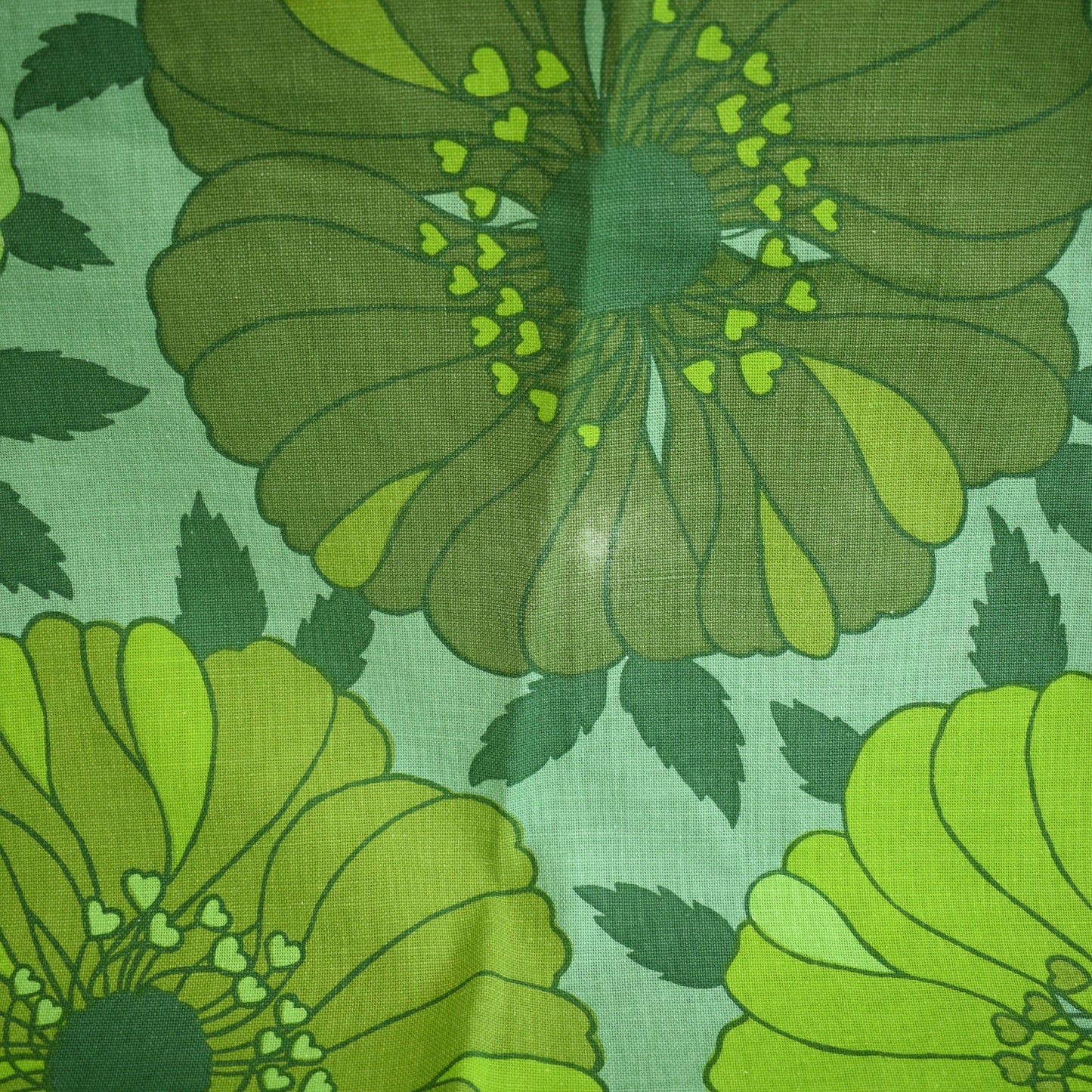 Vintage 1970s Round Tablecloth - Flower- Green