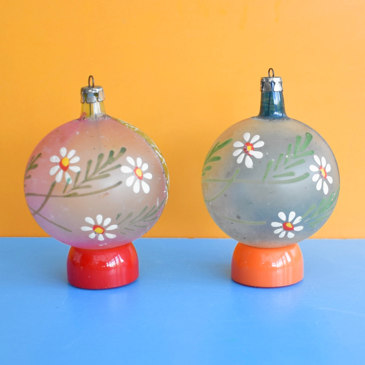 Vintage 1950s Glass Christmas Baubles - Hand Painted Daisies