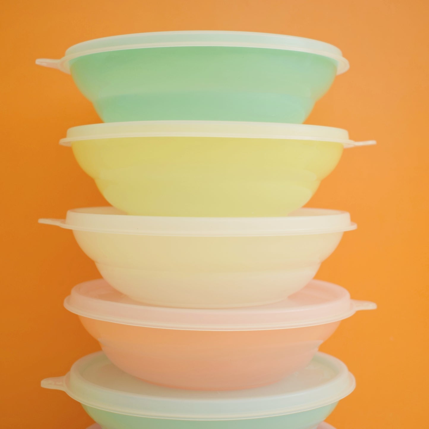 Vintage 1960s Tupperware Bowl Set - Pastel