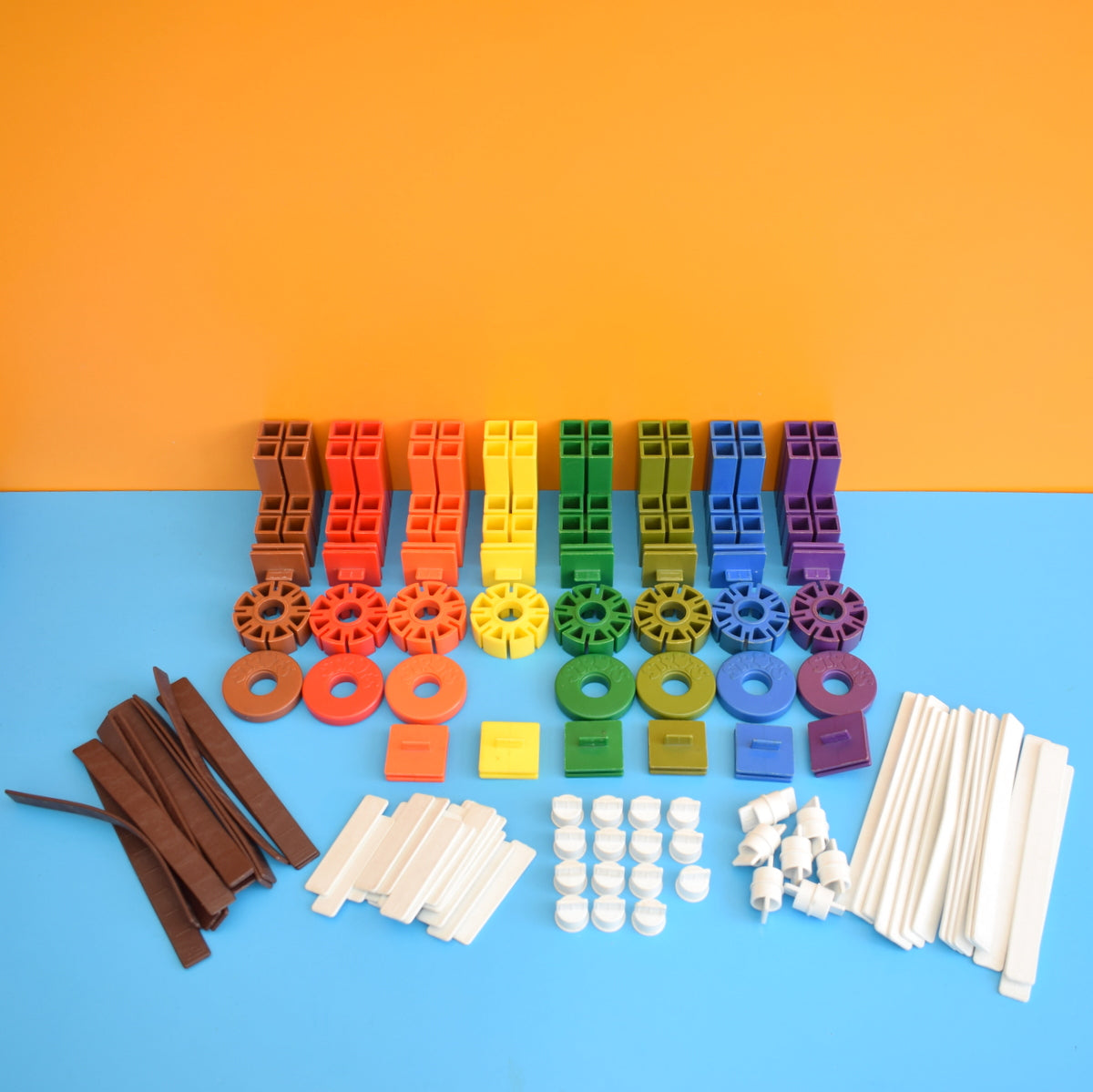 Vintage 1970s Struts Plastic Construction Toy