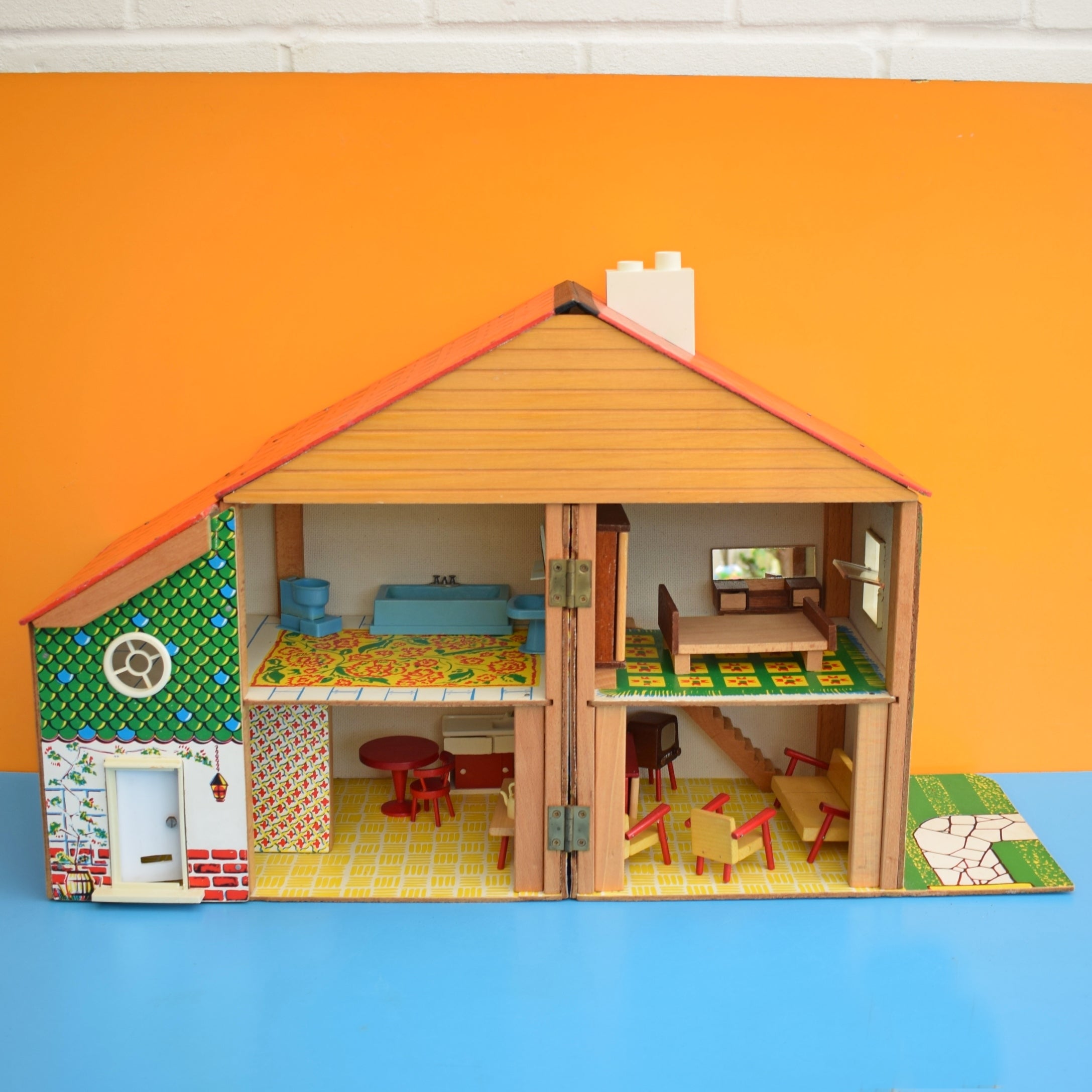 Retro dollhouse shop