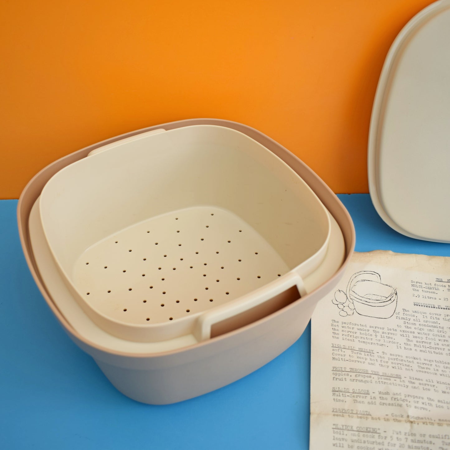 Vintage 1970s Tupperware Rice cooker - Beige