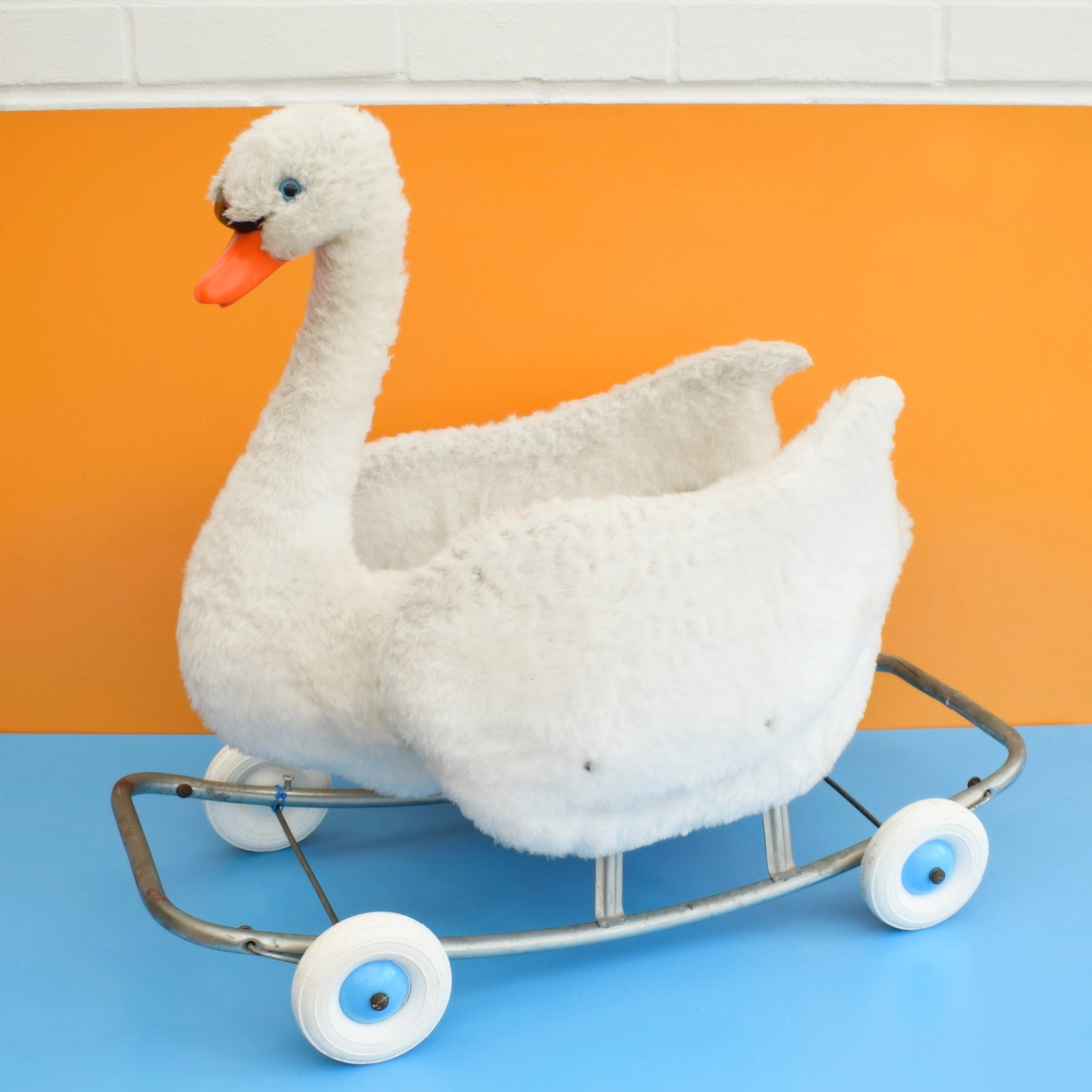 Rocking swan online