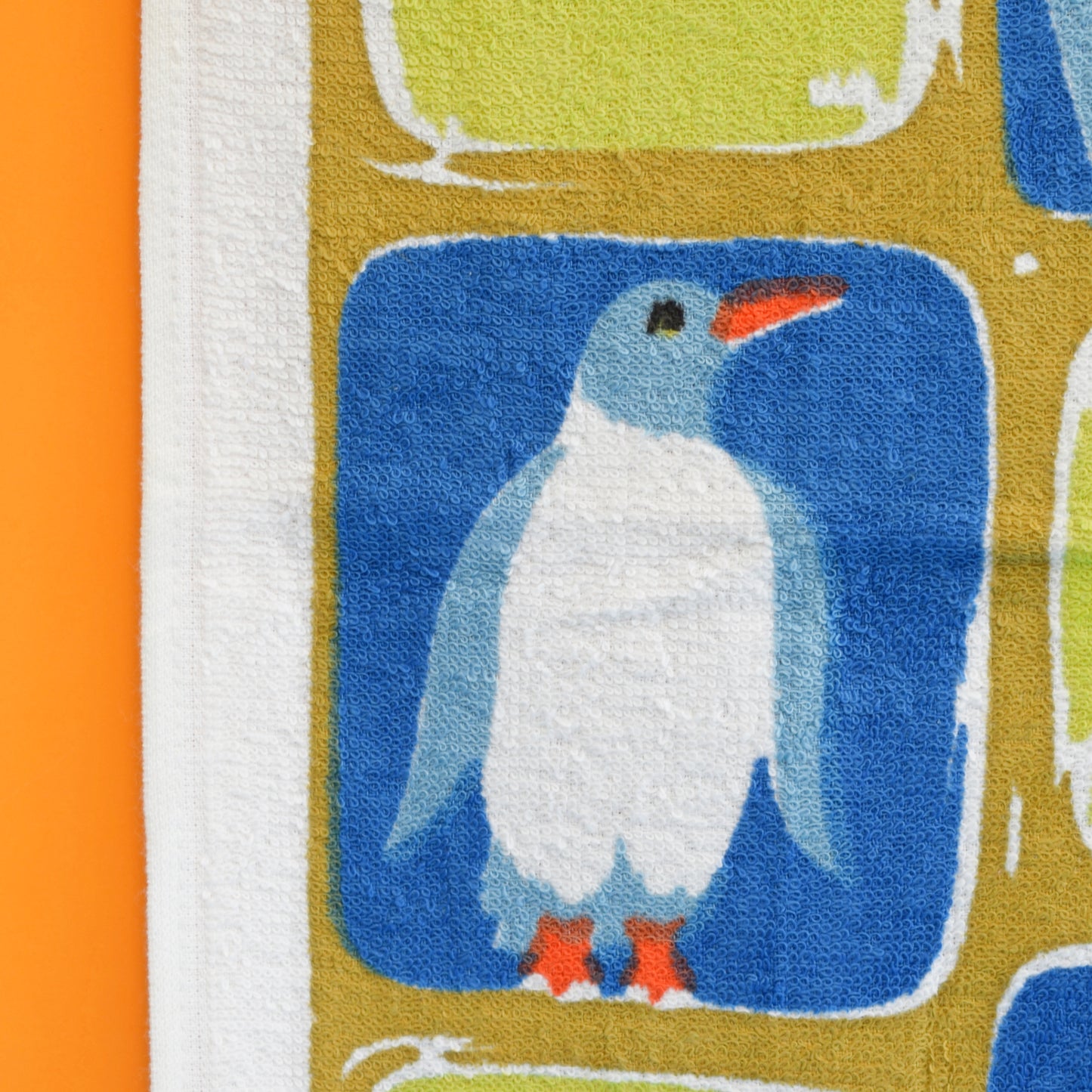 Vintage 1960s Tea Towel - Swan / Penguin