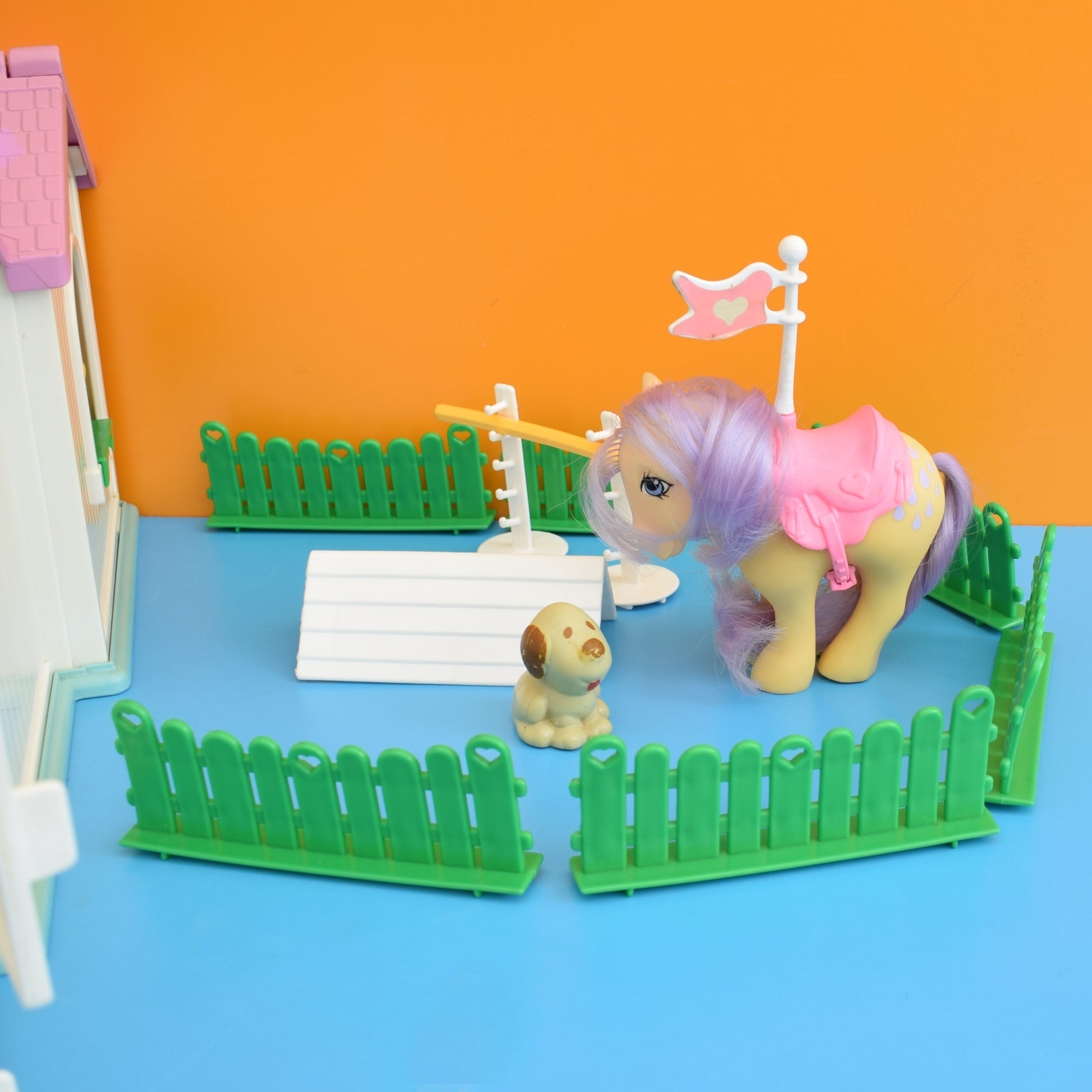 Vintage 1980s My Little Pony Show Stable- Boxed – Pineapple Retro