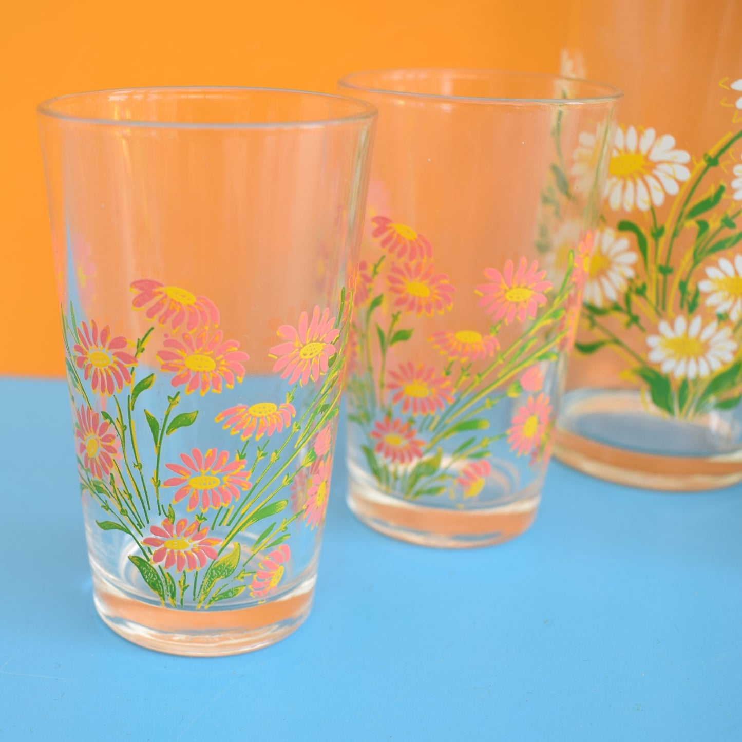 Vintage 1970s Pretty Drinking Glasses x6