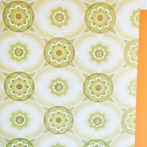 Vintage 1970s Flower Wallpaper - Green