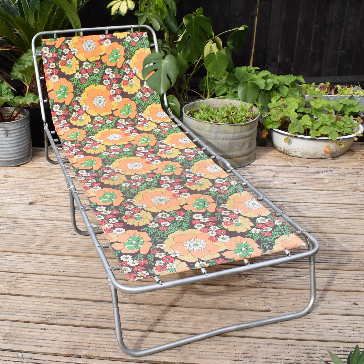 Vintage 1960s Large Folding Garden Parasol Sun Lounger Flower Powe Pineapple Retro